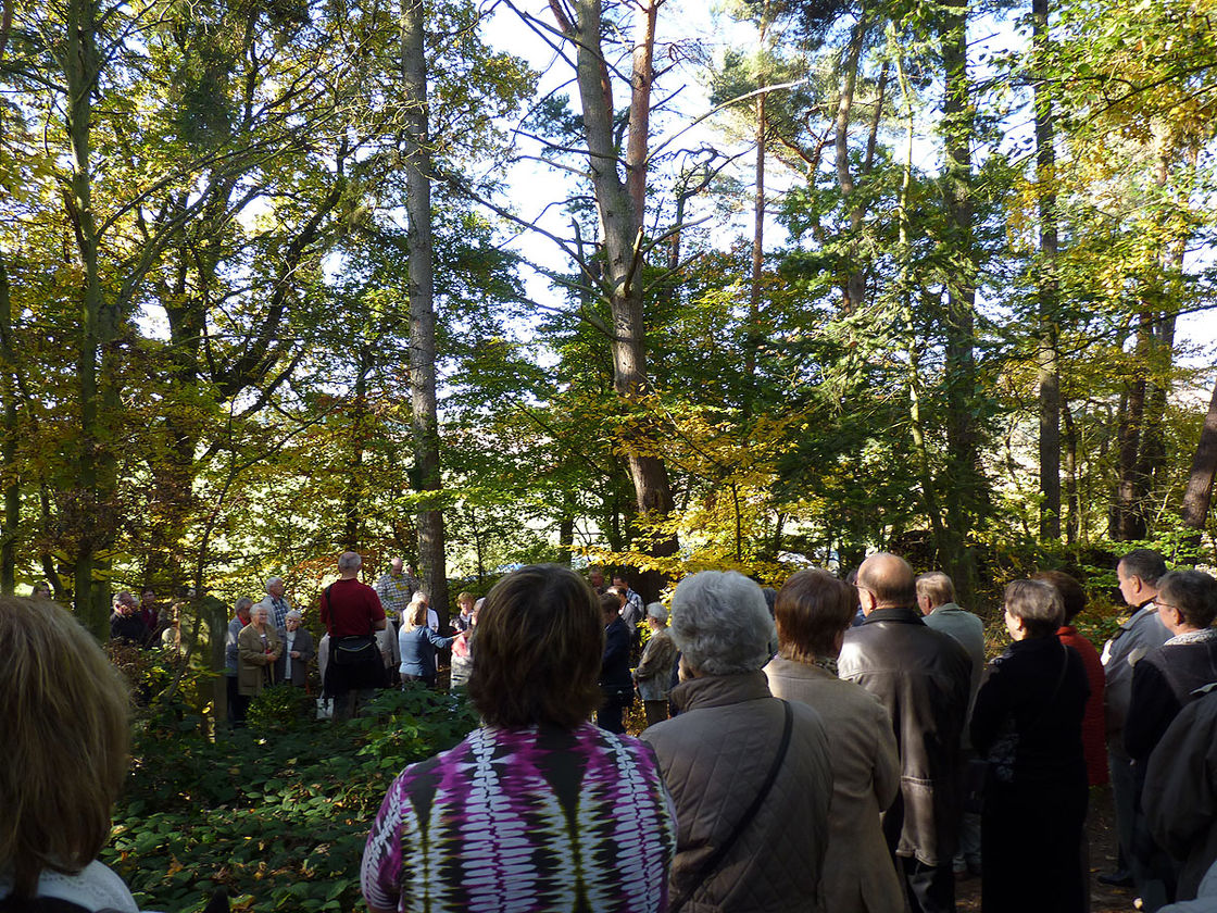 Einweihung der sieben Fußfälle im Oktober 2012 (Foto: Karl-Franz Thiede)